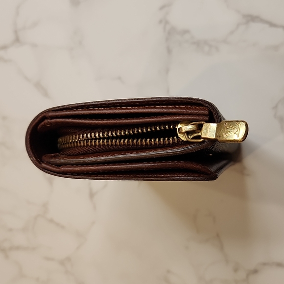 Louis Vuitton Porte Monnaie Tresor Monogram Wallet - Picture 13 of 13